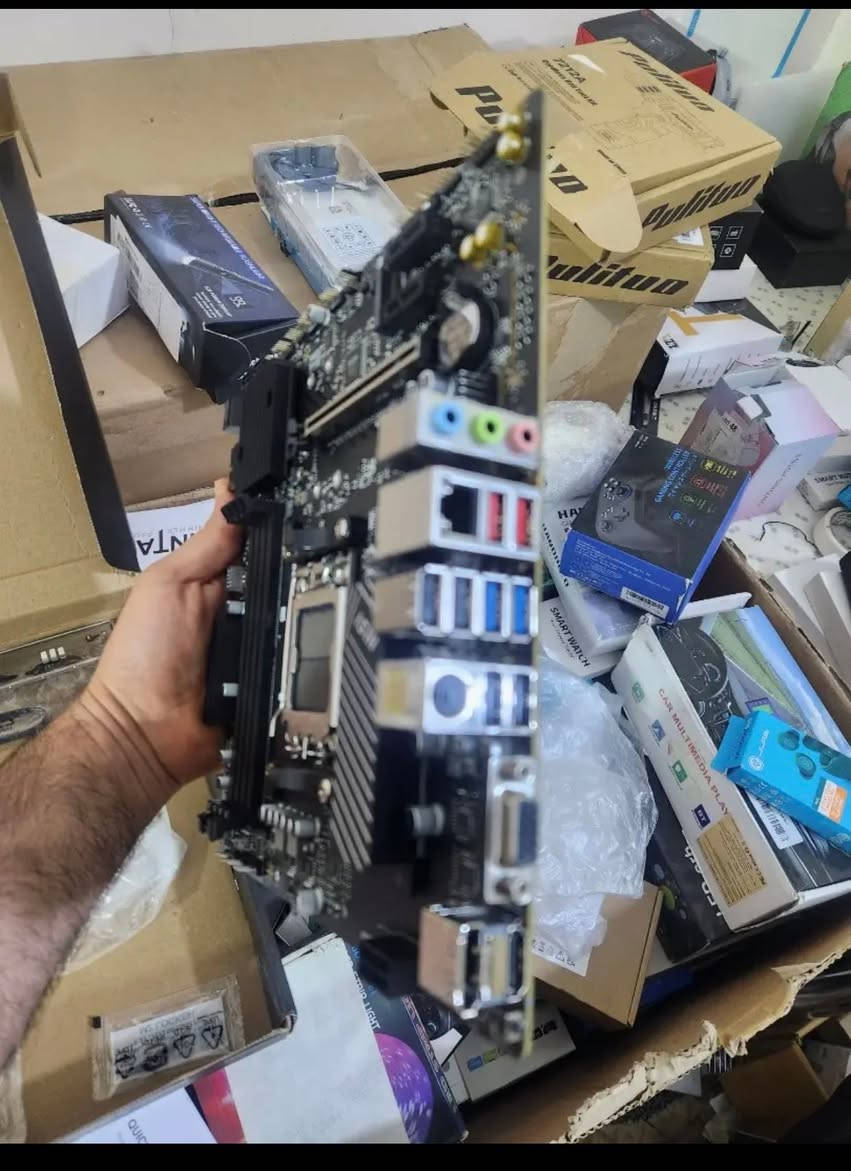 مذربورد جديد شكد يسوه شباب 
الي يفيده ينطي سعر وبالعافيه علي


**إذا كنت صاحب هذا الإعلان وتريد حذفه لأي سبب، رجاءا أرسل رسالة إلى الدعم الفني**