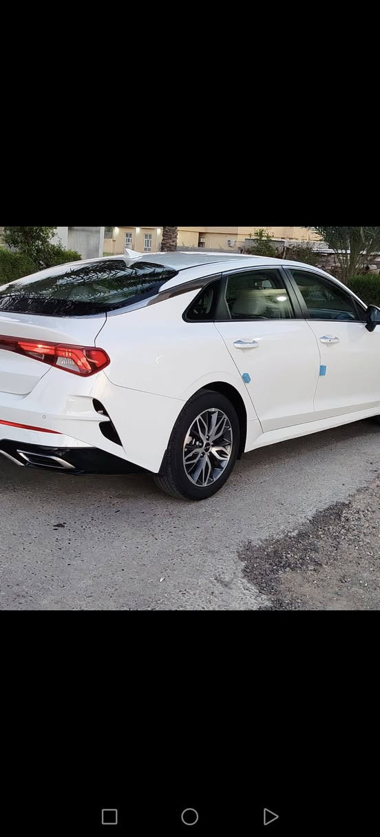 يالله السلام عليكم للبيع كي فايف خليجي موديل 2022  شركة نم فول مواصفات 1__1 اعلئ مواصفات عدا البنرامه مكينه 2000الفين دوش المرغوب تشقيل بصمه وبصمة أبواب وبصمه بصندوك تشقيل عن بعد قياده ذاتيه تبريد بيانو شاحن واير ليس كرسي كهرباء شاشه كبيره حساس امامي وخلفي اربع وضعيات قياده لايت زنون عالي ناصي وبعد هواي مواصفات ماشيه 60الف حقيقي شرط الفحص مكفوله كفاله عامه  عدا رصعه بصندوك مسحوبه PDR على ايد وحده من الزيرو استخدام شخصي اسبير منازل رقم أربيل بسمي شخصياً تحويل ثاني يوم هزه جديد ورقم جديد *********** العنوان بغداد ابوغريب
