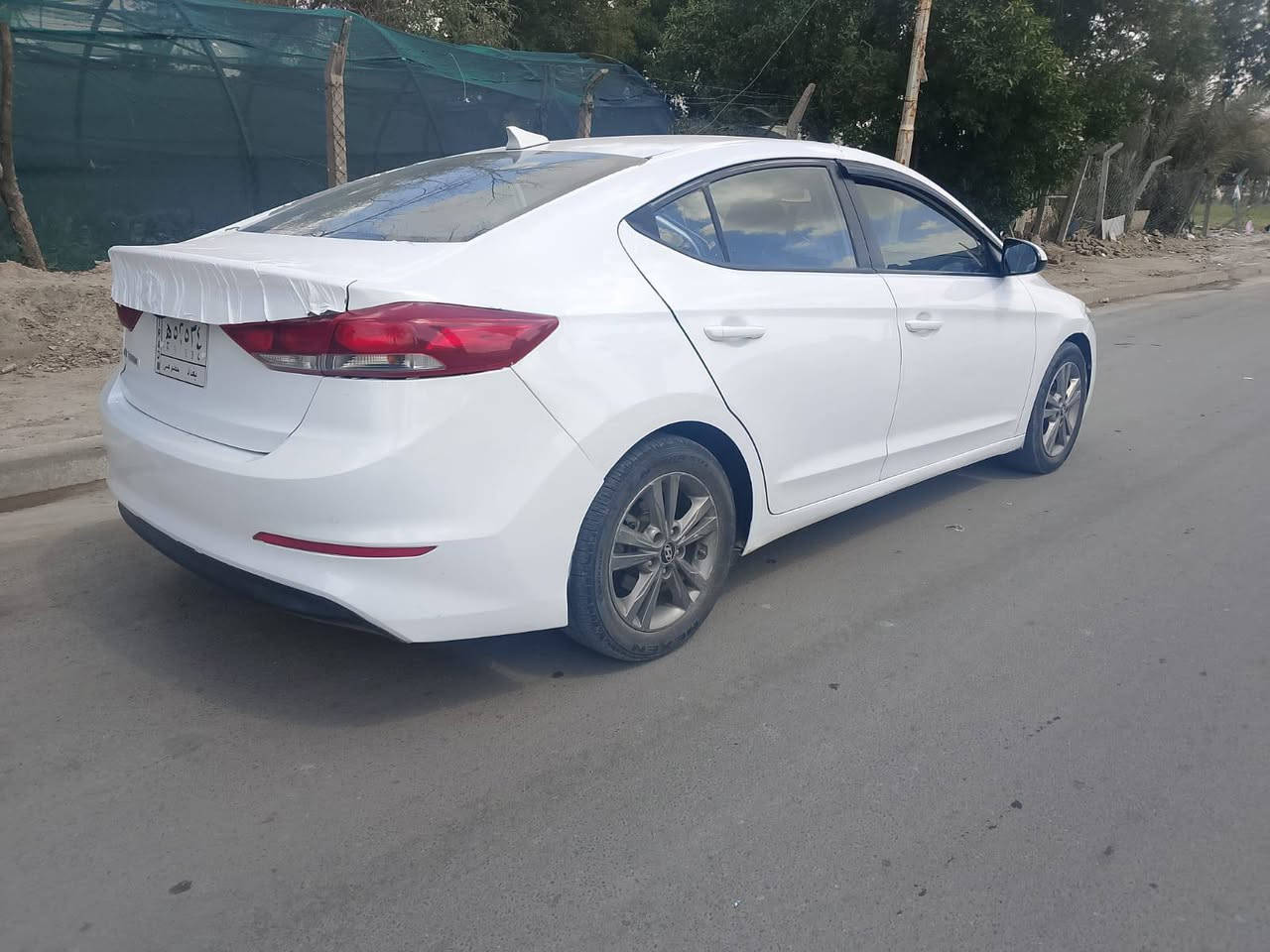 النترا. موديل 2018  وارد امريكي
حادث. بنيد نفسه مصلح. السيارة ليبل واحد 
 صبغ البنيد وجاملغات أمامية بدون فتح وتصليح فقط رش توحيد لون.  وخشوم الجاملغ الخلفي رش بسبب جراد 
صور قبل الصبغ منشورة والسونار منشور 
محرك طابوكه جديدة.  
العنوان بغداد الرصافه البلديات 
السعر 103 بيها مجال بسيط 
رقم الهاتف ***********
