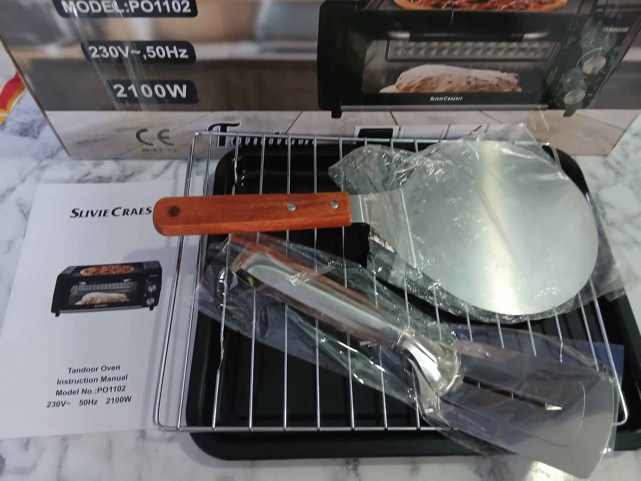فرن تندوري الماني ماركة سلفر كرست 

🔥 فرن تنور كهربائي 2100 واط 🔥
ماركة Slivie Craesit
✔️ حرارة قوية توصل لـ 250 درجة
✔️ مناسب للخبز، الصمون، النان، البيتزا والمناقيش
✔️ عناصر تسخين علوي وسفلي
✔️ تايمر مع جرس تنبيه
✔️ باب زجاج حراري آمن
✔️ يجي وياه صينية + شبك + ملقط + ملعقة بيتزا
⚡ قدرة 2100واط
📦 متوفر توصيل
🛡 ضمان سنة
سعر مناسب وجودة ممتازة 
👌السعر 65الف 
للحجز والمراسلة خاص 📩
للحجز واتساب *********** بغداد, العراق
