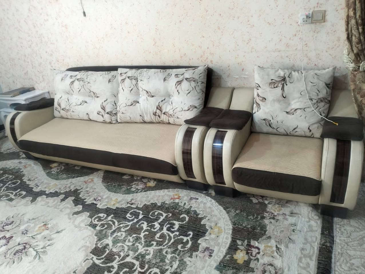 تخم للبيع نضيف جديد تركي ١٠ مقاعد ينفتح يصير جرباي سعر 275
***********
***********
