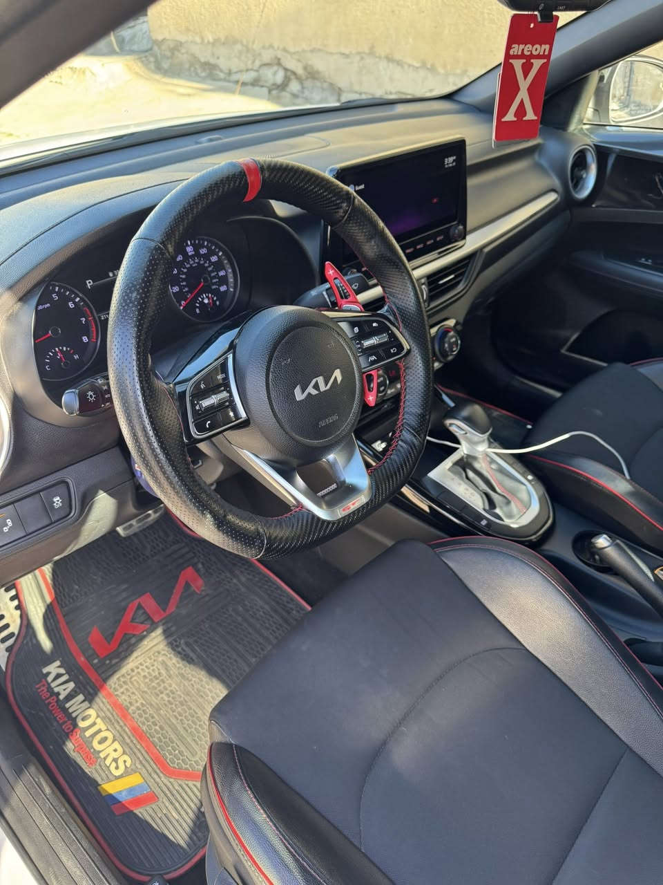 محرك 4 سلندر 1600 توربو
مواصفات بصمة تشغيل بصمة ابواب تشغيل عن بعد

كشنات جلد 

شاشة كبيرة وكاميرا

تحكمات ستيرن

اوتو ستوب

قيادة ذاتية 

تحديد سرعة وتحديد مسار

شفتات ستيرن

وباقي المواصفات المعروفة للGT

ماشية 45 الف ميل السيارة باسمي شرط التحويل والغرامات

ضرر قطعتين كلير فقط جاملغ سائق وباب السائق شرط بدون دواخل 

للتواصل ***********
