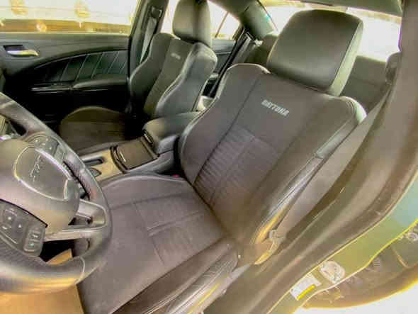 دايتونه 2022 اصل  5700    V8
فول فول عدا الفتحه 
 1- خزن ميموري 
2-كشن حضن كهربائي ثنينهن
3-كشن كنتاره و جلد مختم دايتونه 
4-اربع انضمه قياده تحكم من الشاشه 
5-ستيرن خزن
6-كشن تدفئه امامي خلفي 
7-سياره على وضع الشركه كله رياضي بلادي 
8-سياره عليه برمجه كلش قويه بلاديه صوت رعب 
بيه ايرباك فقط الكشن
9 ماشيه 60 حقيقي 
سياره لا لغد ولا شاصي كفاله ✅
كير محرك بلاد مال شركه مكفولات ✅
السياره داخه من امريكا 2 قطه  جاملغ وبنيد 
سياره حلوه بالحقيقة و بلاديه و مناقصه ولا برغي 
للاستفسار ***********
غير متواجد ع نت
مكاني بابل
