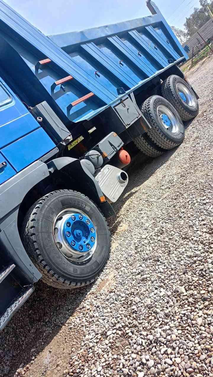 سلام عليكم مان صقر موديل 96سنوية 28موصفات فول  السيارة جاهزة للعمل المكان ديالي السعر عل تيلفون وبيك خير وتدلل الرقم الهاتف ***********
