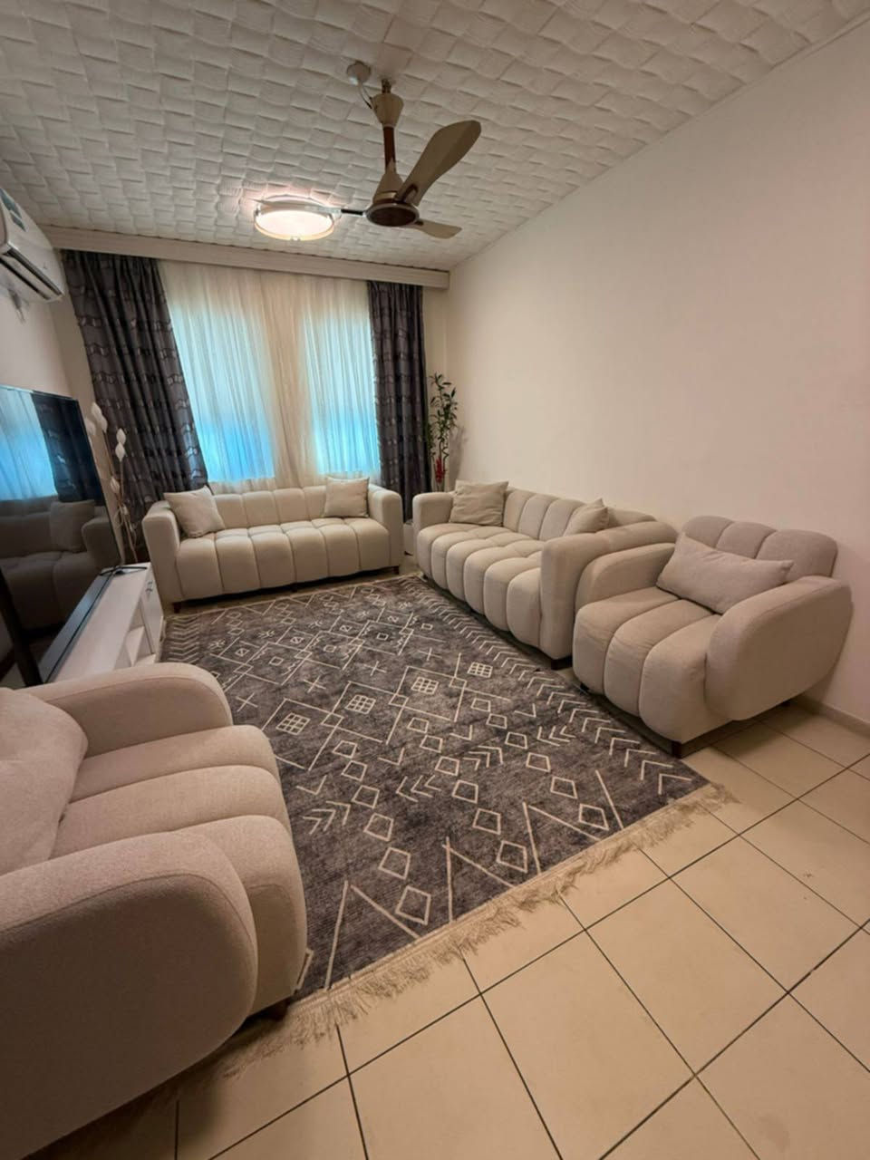 تخم ٨ مقاعد جديد صارله اسبوع من مشتري جدا مريح
بسمايا


**إذا كنت صاحب هذا الإعلان وتريد حذفه لأي سبب، رجاءا أرسل رسالة إلى الدعم الفني**