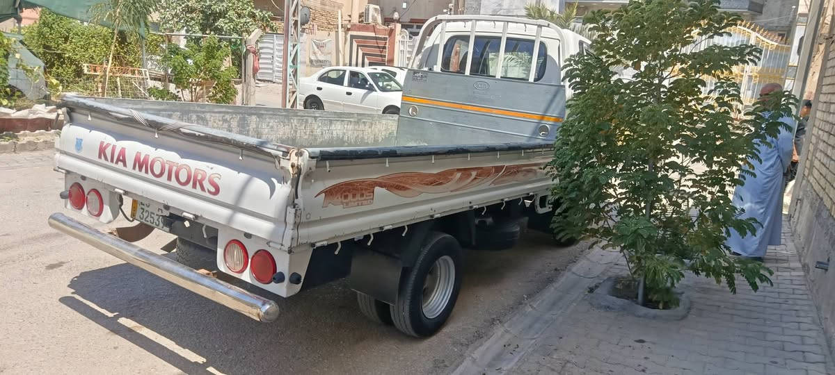سلام عليكم 
كيا فحل للبيع 
موديل 2020
سيارة جهازة وتظيفة ومتصرف عليه الف 
السعر 150وبيه مجال للطيبين 
مكان السيارة نجف كوفة حي ميسان 
للاستفسار ***********

