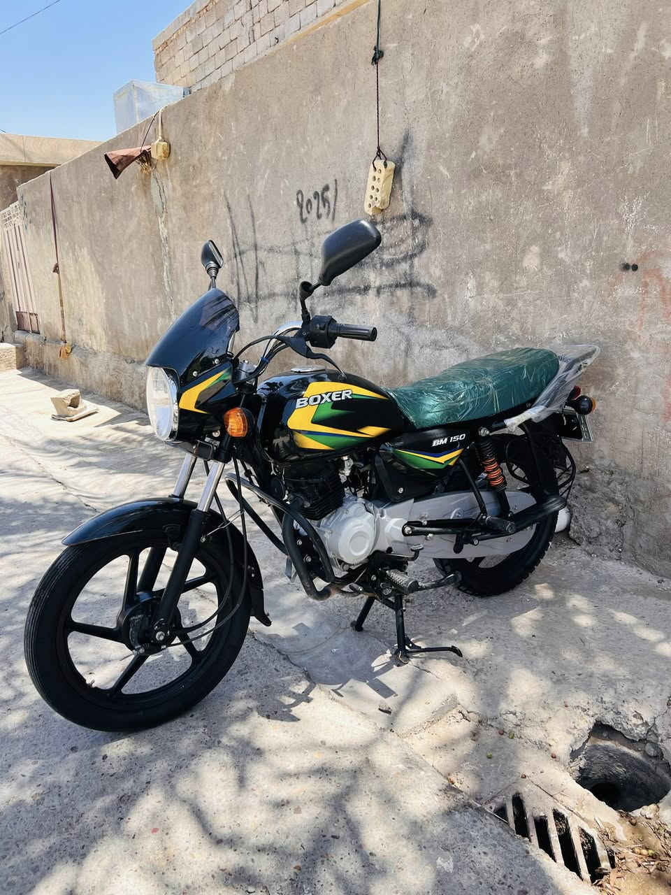 1_ بوكسر 2022
2-المكينه وحلوه وبلاديه ونضافه دراجه بعد احلى من صور كفاله عامه 
3-مرقمه رقم ديالى انكليزي تحويل ثاني
4- كهربائيات شغاله بدون أي نقص
5- غير متواجد خاص
6 - اتصال او وتساب
***********

