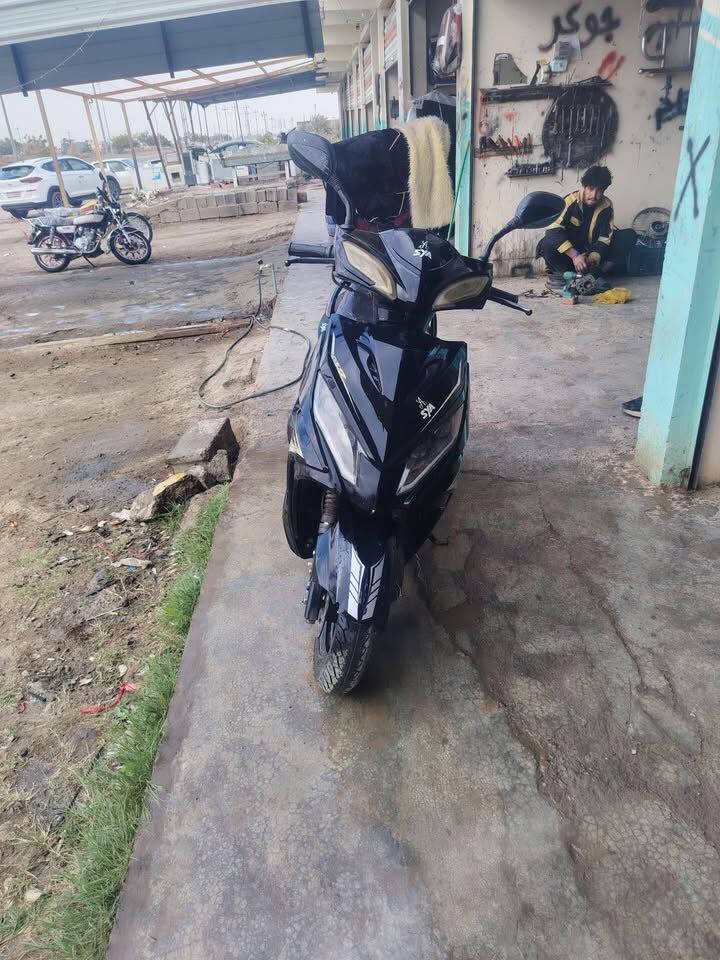 دراجه البيع محرك كير مكفوله وسلف يحتاج بس باتري فقط الاستفسار تصال عل هاذ رقم ***********
