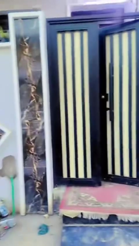 سلام عليكم بيت ٥٠ متر طابقين بل ضباط الثانيه قرب المحطه الصفره بيت كامل طابقين السعر ٧٢ وبي مجال 
***********
