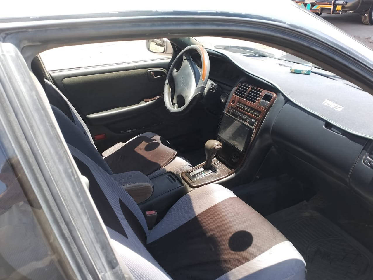 مارك مديل 2000لبيع فضي
كير ميكنه مابيهن شي
الستفسار:***********
