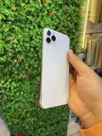 ايفون 11بروماكس 256بطاريه 100مبدل اصلي كلش نضيف فقط مبدل شاشه اصليه عل...