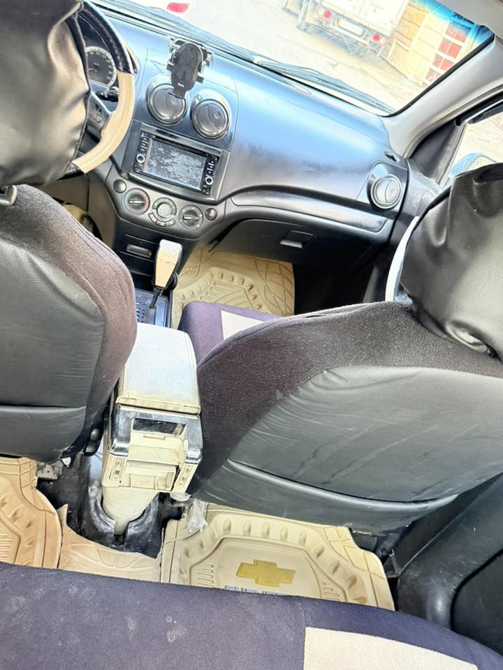 السلام عليكم
🚗 افيو خليحي موديل 2009  رقم بغداد
⚙️ كير اوتوماتيك
🛡️ مكفوله من الضربه والتبديل 
بيه مكانات صبغ جداً جداً قليله 
🔧 كير ومكينه وحداديه كفاله 
تخم تاير جديد
حداديه خلفي وامامي جديد
سياره جديده مال جناي دينار متصرف عليها
💰 السعر 57
📍 مكاني حله المركز
الاستفسار 
***********
ابو حسين
