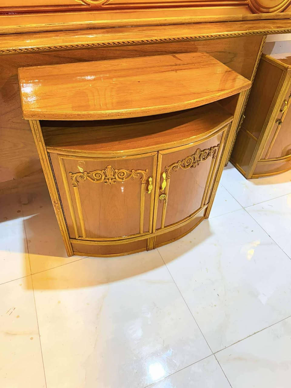 غرفه صاج داخل خارج ٤ مليم
السعر مليون ١٠٠ مليون قفل 
شد نقل داخل بغداد مجاني 
نضافه ٩٠
٩ قطع 
ضهر جرجوبه براغي


**إذا كنت صاحب هذا الإعلان وتريد حذفه لأي سبب، رجاءا أرسل رسالة إلى الدعم الفني**