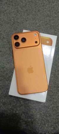 إيفون 17 برو ماكس إماراتي السعر 100 الشراي يتصل 07503535608 0774765554...