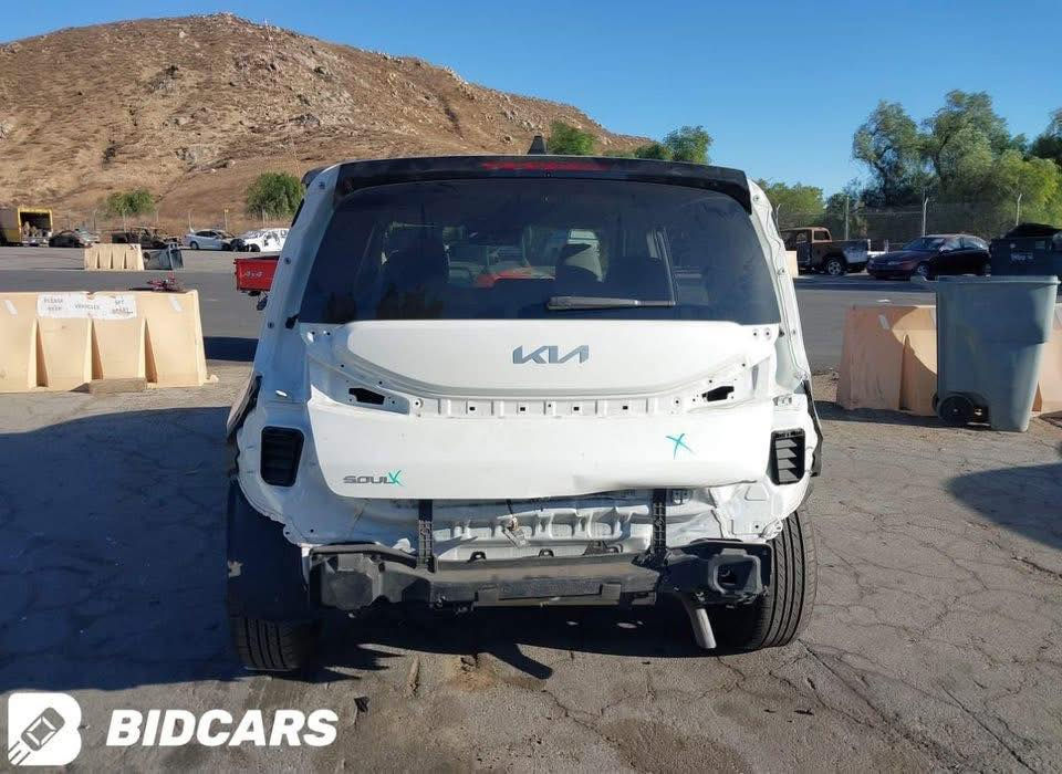 السلام عليكم
كيا صول موديل ٢٣

محرك ٢٠٠٠ دوش

تحكمات ستيرن

توقف ذاتي

شاشة كبيرة تحديد مسار

كير اوتوماتيك

السيارة ماشية ٢٨ ميل

ضررها كما موضح بالمنشور

السيارة بدون رقم تترقم اي محافظة عدا الاقليم 

سعر السيارة ١٥٨

مكان السيارة بابل حلة

للاستفسار ***********
