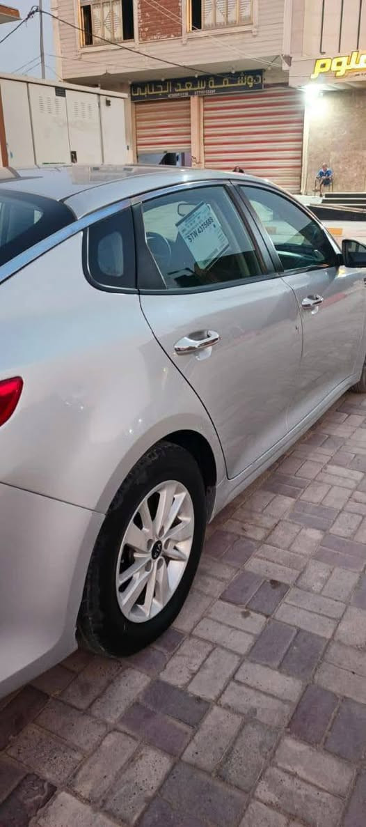 سلام عليكم
1- النوع / اوبتما 

2- وارد / امريكي 

3- موديل / 17 

4- رقم / اربيل الماني 

5- تبريد / ثلج 

6-  كير ومكينة مكفولات 

7- باتري جديد 

8- دواخل جديدة 

9- بيها تبديل بنيد وجاملغ وبيها صبغ بل جاملغ الخلفي عكس السايق 

10- سيارة نضيفة معنى الكلمة مابيها اي نقص ترايك وين ما تريد 

سعر ..... 143 وبيها مجال  

11- الاستفسار / ***********
