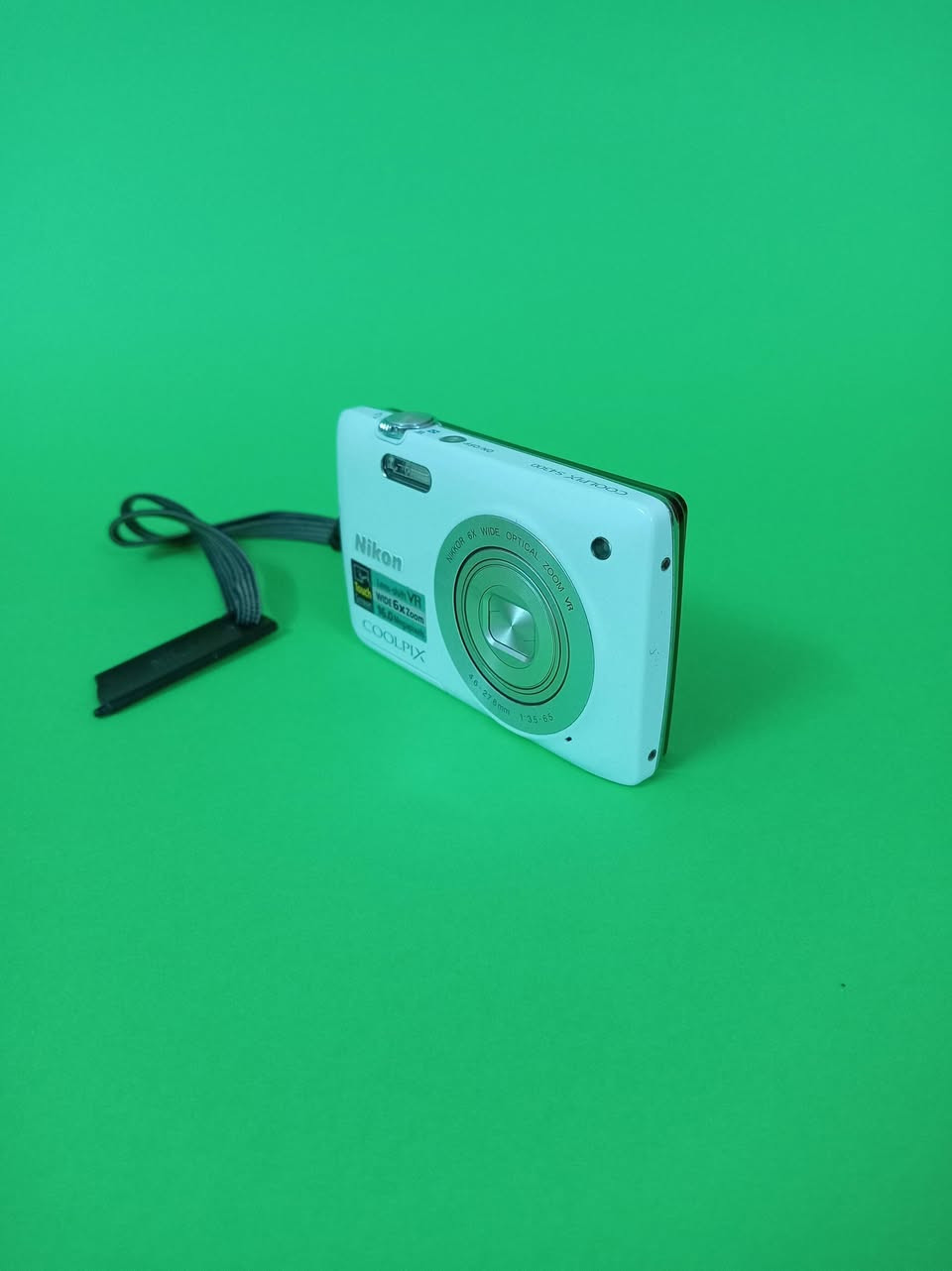 كاميرا Nikon COOLPIX
دقة: 16 ميغابكسل
تقريب بصري: 6x Optical Zoom
عدسة NIKKOR بمدى 4.6–27.6mm
مانع اهتزاز Lens-Shift VR
شاشة لمس (Touch Screen) 
تصوير فيديو HD 720p


**إذا كنت صاحب هذا الإعلان وتريد حذفه لأي سبب، رجاءا أرسل رسالة إلى الدعم الفني**