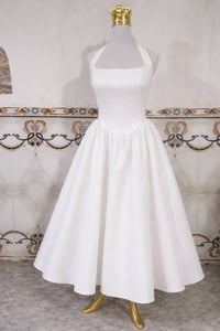 فساتين • جديدة • للبيع