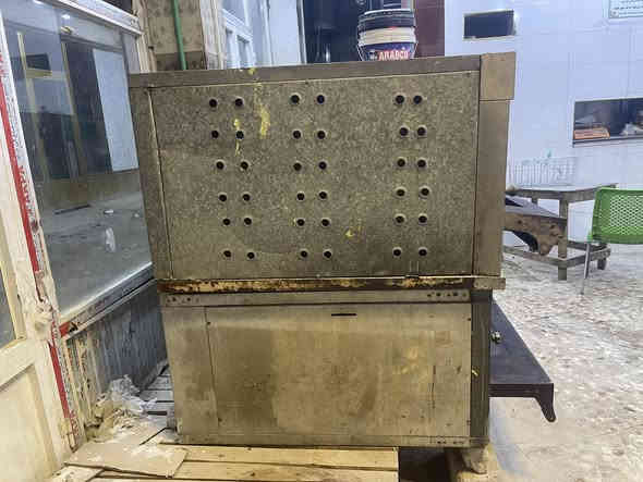 فرن حلويات وعجانه خبز او صمون وميز صمون للبيع سعرهن 1500 مليون ونص بيهن مجال لشراي شرط الفحص اي خلل او عطل يرجع البصره زبير ***********
