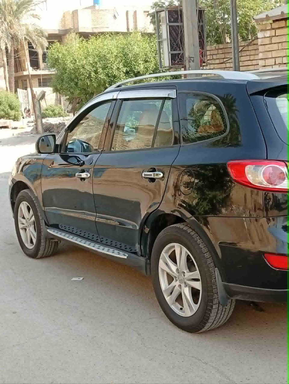 السلام عليكم
سنتافي 2010 الرقم كربلاء المقدسه 
سبعه راكب 
مكينه اربعه اسلندر
2400
ثلاث قطع تبريد 
مابيها صبغ او تبديل 
الرقم *********** 
بغداد مدينه الصدر
