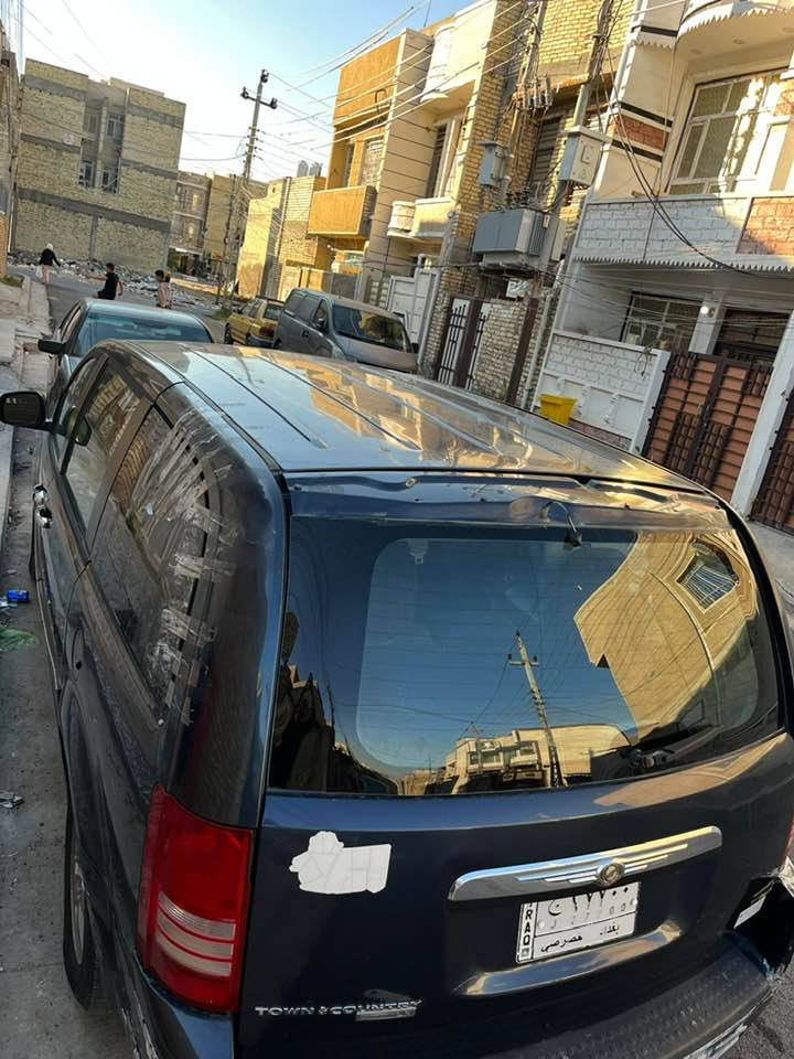 دوج ٢٠٠٨ بيها صبغ باب سلايت وجاملغ خلفي دعاميات يحتاجن صبغ جاهزه من كل شي سبعه راكب  *********** للشراي ٩٥ وبيها مجال
