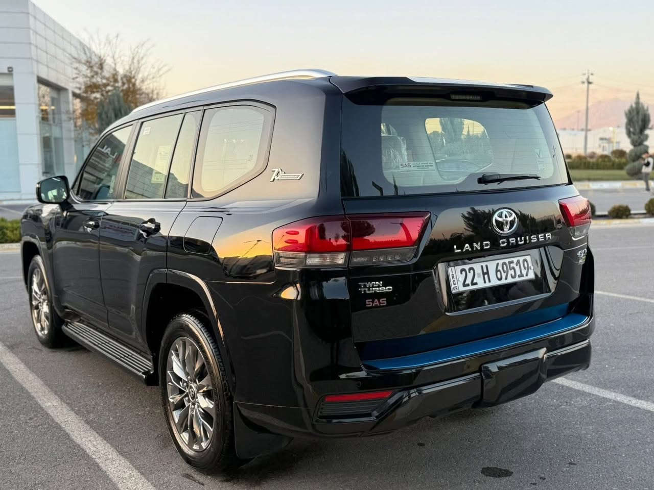 لاند كروزر موديل2022توين توربو سياره جديده مكفوله  ماشيه57الف وكاله ساز عنوان سليمانيه السعر650بيها مجال***********/***********وبيهن واتس
