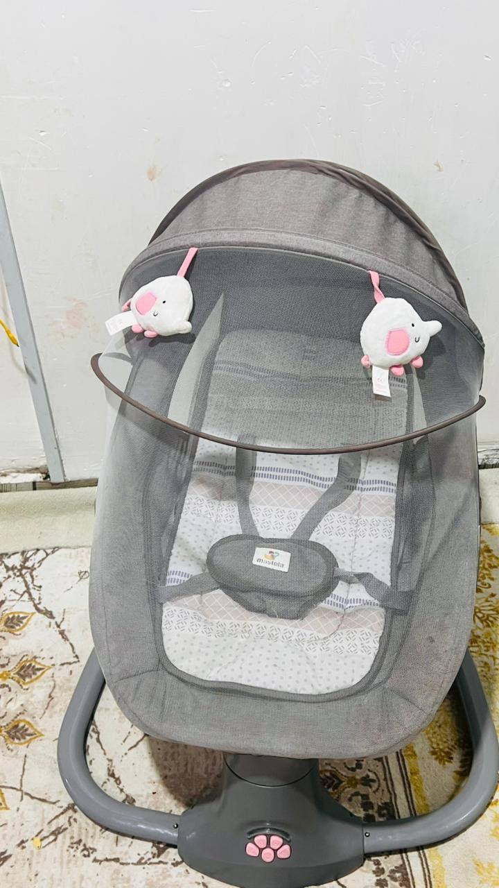 السلام عليكم كرسي نظيف شاحنته موجوده هزاز مال اطفال 45 // وبي مجال  خذيته 90 قبل فتره مكاني بصره القبله
(‏‪0781 571 7104‬‏)
