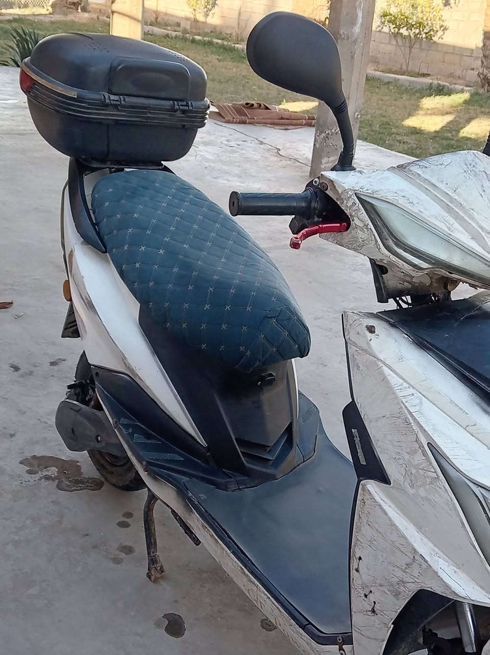 سلام عليكم ورحمة الله وبركاته موطور شحن نضيف جدا سته بطاريات كلهن يغرن 11ونص بي نظام خلفي تشقيل عن بعد طفاء عن بعد كهربايات كلهن شغالات تك شاره يمنه ويشره لايت ثلججي الأبيض عقل جديد بيك امامي وخلفي مال جناي السعر 475وبي مجال الطيبين شاحن جديده نضام سرقه سوية واحد وبصمه وحدة ***********هاذه فقط واتساب العنوان بغداد ابو غريب الزيدان
