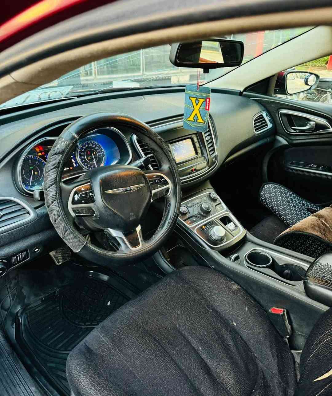 السلام عليكم
للبيع c200 موديل 2015
رقم اربيل انكليزي وكالة او تحويل الي يعجبك
صبغ بابين وجاملغ خلفي بدون فتح
وبدون ايرباك وبدون داخل
وقطعة كلير فقط
البجم كبس بلادي
مواصفات نص فول
مكينة 4 سلندر 2400
السعر 94 وبيها مجال
مكاني نجف
*********** النجف, العراق
