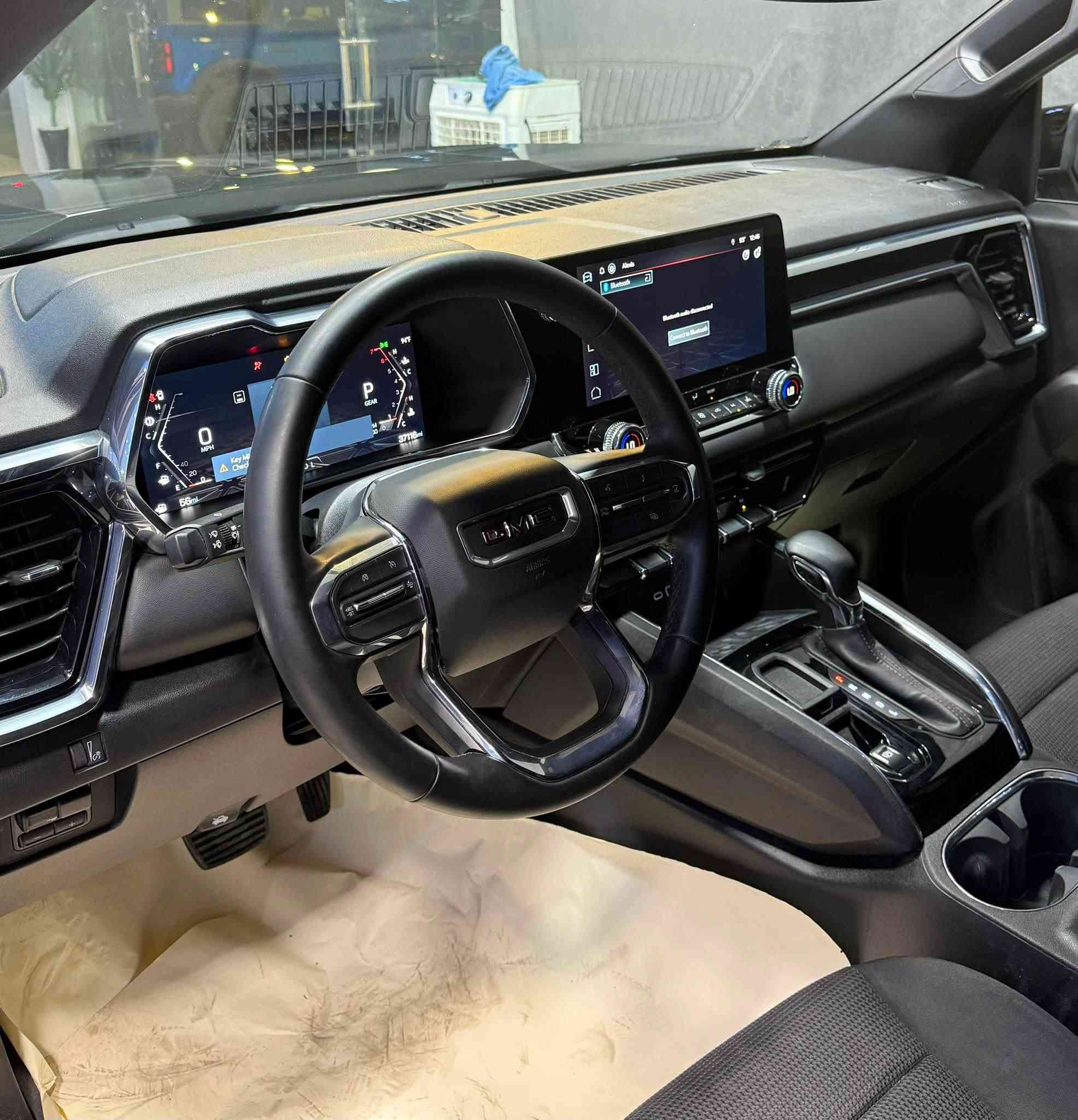 GMC Canyon
2024 Elevation 
4i - 2.7T - 4x2

بسمە و شغال
شاشە گەورە
لایت لید
بگ لایت لید
کوشینات جلد و کهرابایی
کوشینات هیتر
سوکان هیتر
گیج الکترونی
رادار خلفی و ئمامی
ئوتو ستوب
باب طویل
بودی قصیر
ویل ٢٠

37.000 mile 
3 قطعە صبغ
سعر 280 ورقە

معرض ( مەدینە ) اربیل شارع ١٠٠م
***********
***********
