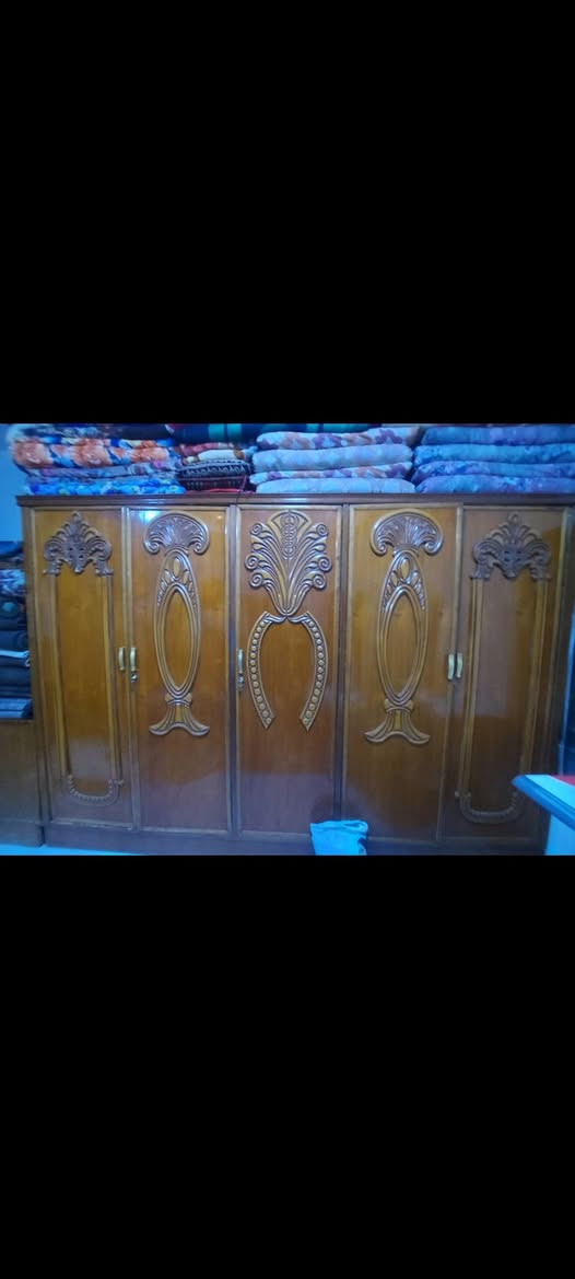 السلام عليكم عدي هاي الغرفه اخشاب 
غرفه جديده لبيع غرفه جاهزه وحلوه المكان بغداد الشعب الجمعيات السعر ٥٥٠ التواصل علا هاذ الرقم ***********
