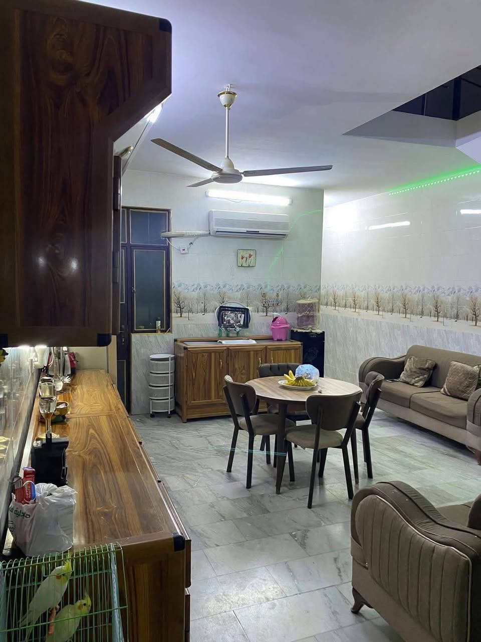 🏠مشتمل 100م حديث للبيع

حديث بناء ٢٠٢٣
مساحه ١٠٠متر 
واجهة  ٥  ونزال ٢٠

يحتوي على ٣ غرف نوم 

يحتوي على طارمه وخدمات خارجيه
 استقبال ممر وحولي مطبخ ومنور وخدمات وغرفه نوم 

طابق الثاني غرفين نوم وخدمات وبيتونة وسطحين

العنوان 📍 : الشعب خلف النادي العربي خلف عياده طب الاسنان مقابل جامع الرحمه 

(السعر مناسب)

للاستفسار 

مكتب ارض الخيرات
***********
