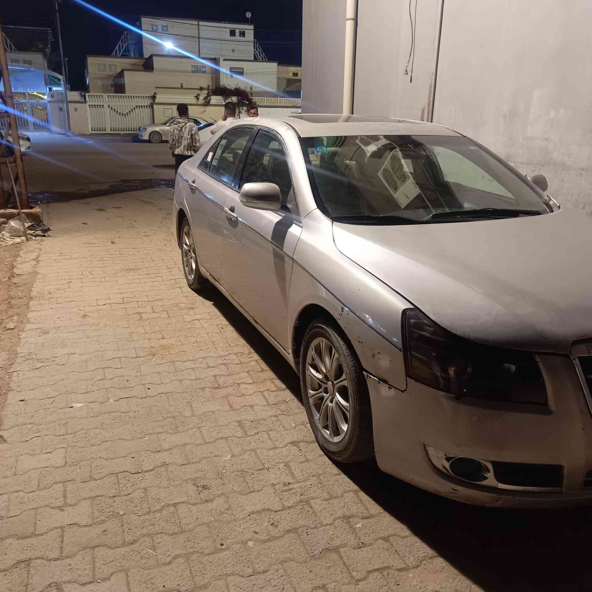 سلام عليكم ام گراند موديل 2013 محرك 2000 ميسبوشي  رقم بابل انگليزي سنويه ل2028مكينه گير خير من الله شغل وطلع وين ميعجبك سياره بيها اماكن صبغ اثر جراد اتكفل من شواصي ودواخل وضربه القويه وصورها كما موضح امامك مكانها نجف شارع المجمعات للاستفسار ***********
