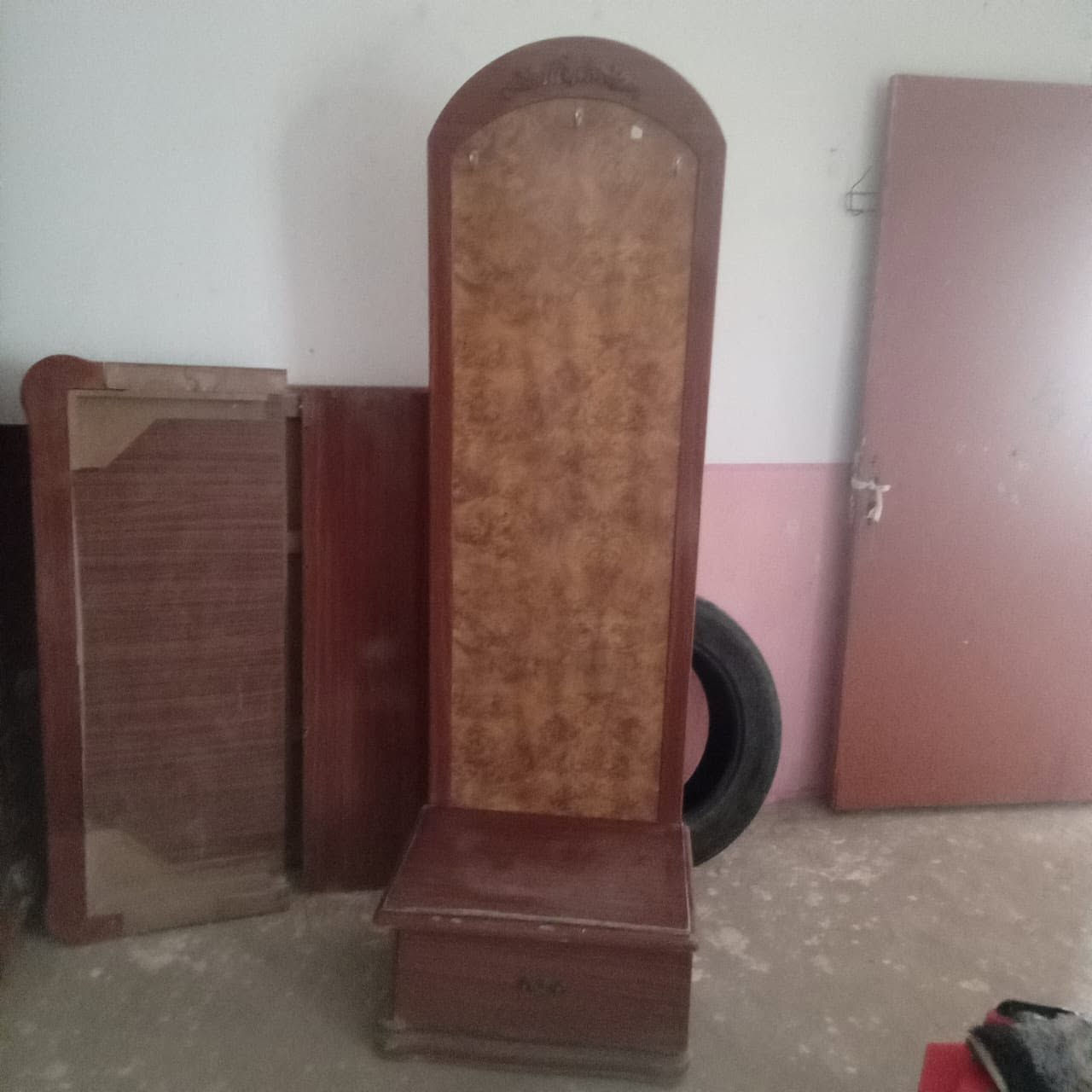 قطع من غرفه نوم السعر 200 الف وبيها مجال
حي الانصار***********
