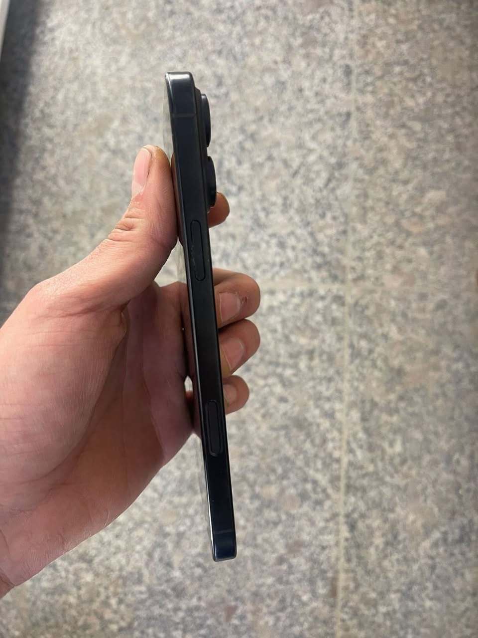 سلام عليكم 
آيفون 16 برو ماكس 
نضافه 100/100
شرق اوسط 
بلادي 
بطارية 100
عدد الدورات 107
ذاكره 256
ملحقاته كامله 
سعر الجهاز 1300 
مكاني الامين الثانيه 
رقم ***********
وتدللون
