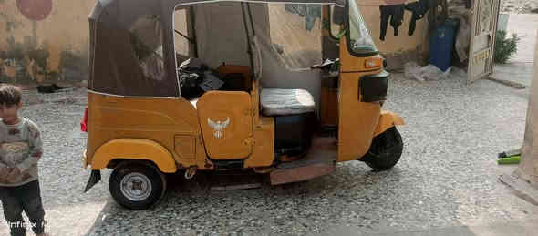 سلام عليكم تكتك 21 شهر 4. بيه صبغ لتكمه ليم لباب.  رقم وسونيه لمكان بغداد.  ***********
