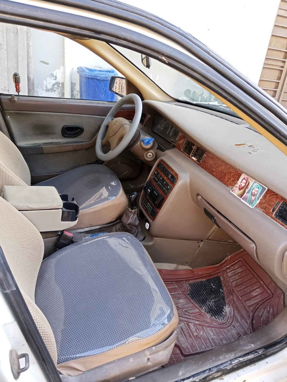 سياره سمند للبيع مكاني النجف الاشرف
مديل 11رقم دولي قادسيه سياره بيه ربع الجاملغ
صوب السايق والبنيد طاير على الجامه 
تخم تأير جديد كير مكينه حداديه السعر 43 وبيه مجال اللطيبين للستفسار  رقم الهاتف ***********/***********
