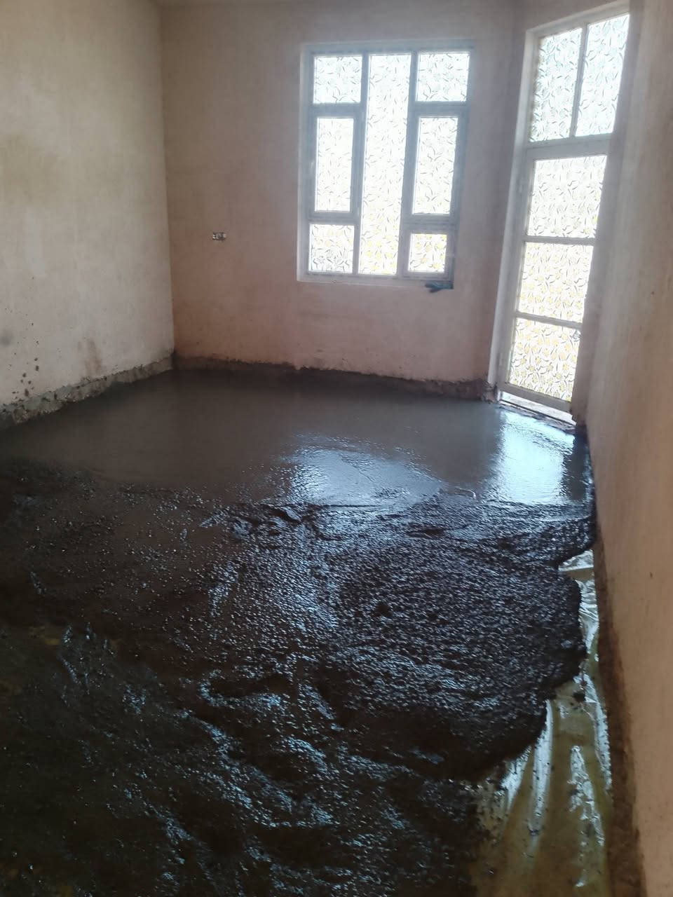 السلام عليكم صب ارضيات خباطه درجه اولى والتزام بالموعد وهذا رقمي كافه محافظات العراق في الحله صب ☎️ واتساب سبيس وحدل وتنظيف ***********
