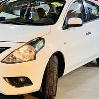 نيسان سني ((هندي)) شركة السور السيارة ماشية قليل وضع الزيرو 22 الف فقط...