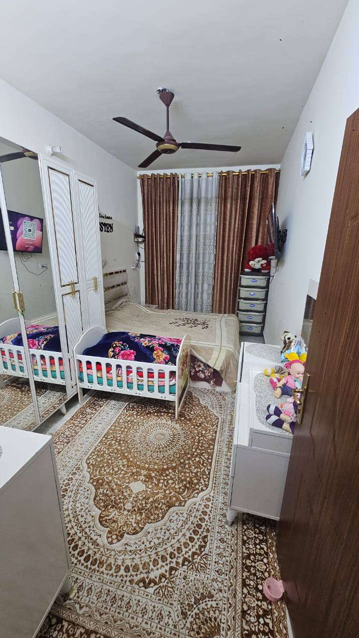 السلام عليكم بيت 50متر لبيع طابقين طابو زراعي سند 25 الشرطه الخامسة قرب الدعم الاوجستي فرع افران النور سابقا الاستفسار ***********
