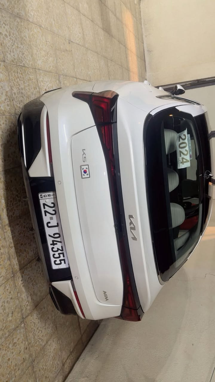 السلام عليكم للبيع كيا كي فايف خليجي موديل 2024 ماشيه ٢٩ الف كيلو متر على وضع الشركه السياره تحت الضمان الشركه الدوليه العراقيه مع كافه ملحقاتها السياره مكينه   2500cc السياره مكفوله 
 
🔴 بصمه عدد ثنين بالباب وبصمه.تشغيل   
بانوراما 
داخل ابيضّ 
كشنات جلد ابيضّ 
كأمره دواره HD 
مري شفط
ويل كروم 
حساس اطارات 
حساس اطارات رقمي 
جي بي إس 
تشغيل عن بعد 
مري طي 
اريل نفكيشن بالون الأسود اللامع 
شاشه متصل مع كار بلي بلاد 
تبريد لمس 
كشن كهرباء 
حساسات إماميه خلفيه 
تحكمات ستيرن 
مثبت سرعه 
درايف مود سبورت / كومفورت / ايكو / ماي درايف

⁉️السيارت حته دوائر مال غسل مابيه جديده كلش بعده بريحه الشركه
لون السياره لؤلؤي 
السعر ٢٢٨
الرقم :: ***********
