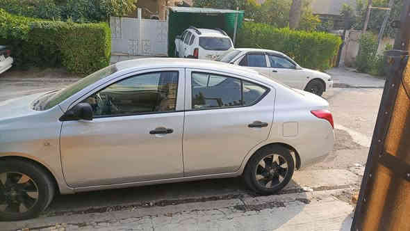 السلام عليكم. سني ٢٠١٥. للبيع السيارة جاهزه وجديدة بدون اي. نواقص كير ومكينه وتبريد وحدادية كفالة. تخم تاير جديد.  بيهه صبغ مكانات اثر شخوط  ابيعلك حزام بس هيه موحزام.  شواصي. ولغود. ودواخل. كلهه مكفولة عارضهه ب ٧٨ مكانهه بغداد رقم السيارة اربيل ب اسم عربي ساكن ب اربيل تحويل ثاني. يوم غرامات ماعليهه مصفرة رقمي ***********
