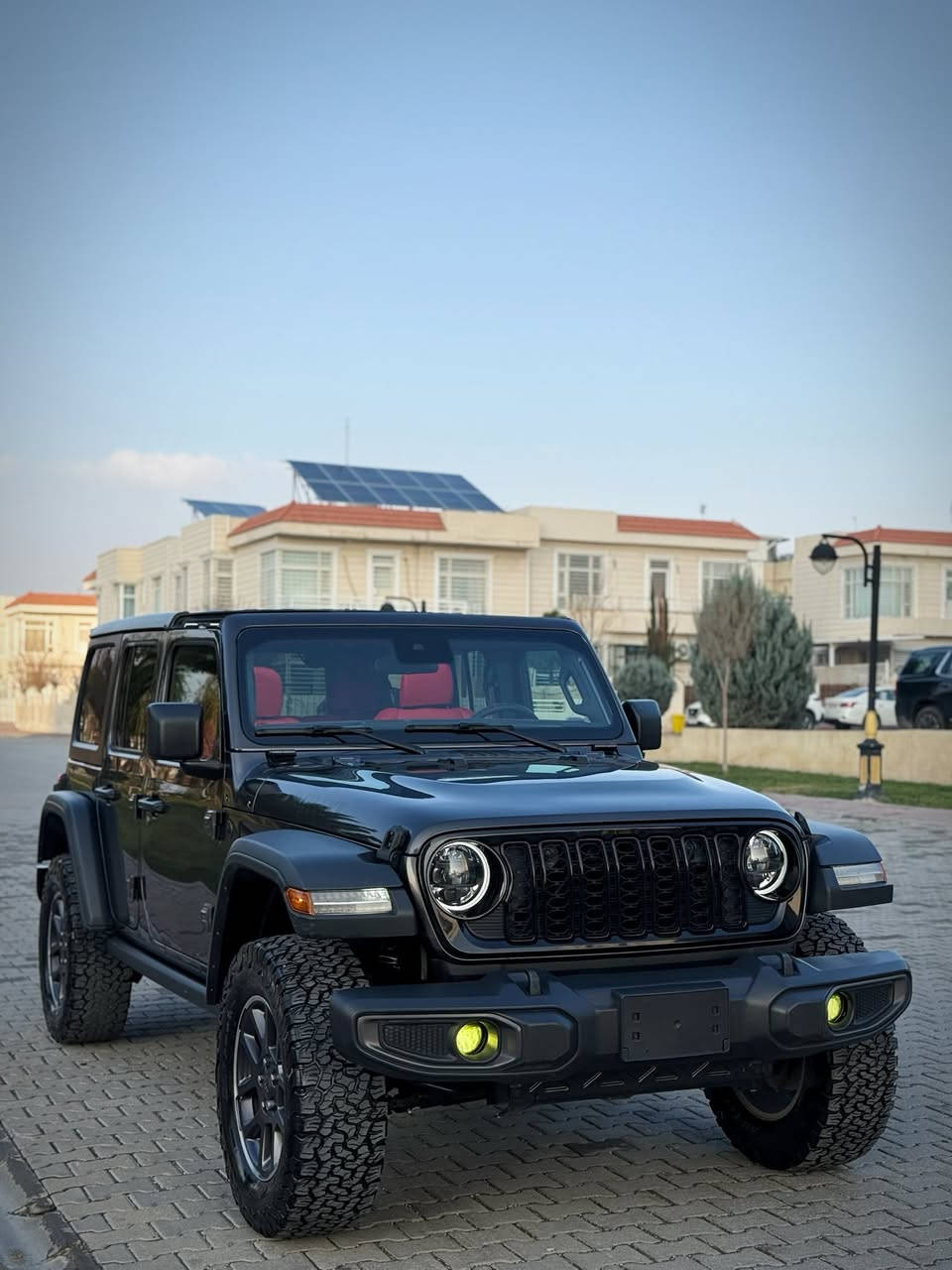سلام عليكم
للبيع فقط
JEEP WRANGLER WILLYS  2024
10TH ANNIVERSARY 
شكل جديد
‎جيب رانگلر ويليس
فول فول مواسفات 
‎موديل:2024
ماشي 22 الف فقط
‎المحرك: 4 سلندر 2.0 تيربو E-TORQE
ضرر جنطه خلفي فقط مبدل بيلادي نفس لون بدون صبغ
بدون دواخل بدون ايرباك 
‎سياره بدون قطره صبوغ  
‎مكفول گير محرك 

‎المواصفات :
‎▪️بسمه،  تشغيل عن بعد 
بسمه ابواب
‎▪️داخل جلد 
لون احمر
كشنات تدفه تبريد
استيرن هيتر
صماعه ALPINE
‎9 سماعات
‎▪️دفع رباعي 4*4
نيزام دي فلوك 
قفل اكسل امامي و خلفي 
نيزام اوف رود
شاشه كبير كاميرا 4k 
حساسات خلفي
رادار امامي جانبي خلفي 
اميرجينسي بريك
‎▪️ شاشه كبيرة مع نضام ملاحة نفكيشن GPS 
‎▪️كاميرا خلفية مع امكانية التقريب (زوم) .
‎▪️نظام (Auto stop)
‎‏ABS,TC,Off-road page
‎▪️مرايا متحسسة للاضاءة العالية .
‎▪️ لايت مع بلوجكتر زنون .
‎▪️ بك لايت مع سكن لايت LED .
‎▪️ سقف 3 قطع قابلة للازالة .
‎▪️ ابواب قابلة للازالة .
‎▪️ نظام (Auto Start System) التشغيل والاطفاء الاوتوماتيكي للتوفير في صرف الوقود .
سياره بدون رقم تترقم شمالي فقط
📍مكان سياره سليماني 
📞 ***********
