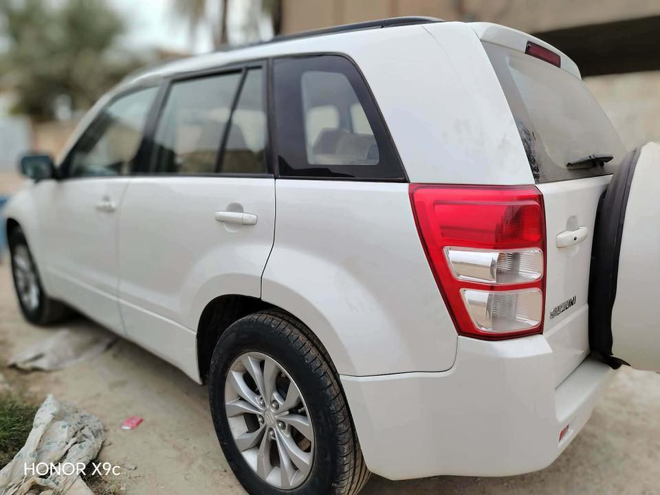 السلام عليكم
سازوكي كراند فيتارا 2013 لون ابيض 🤍 كفاله عامه السياره جاهزه للأخير  مكينه كير كفاله شاشه اندرويد السياره مواصفاتها معروفه بصمه 4x4 السياره للبيع او المراوس ب صول 2013 وفوك السعر 120 و بيه مجال اي استفسار خاص او الاتصال ***********
