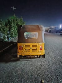 اسلام عليكم تكتك للبيع موديل 2019 شهر 11 مضلع رقم وسنويه  تكتك ابلاديه...