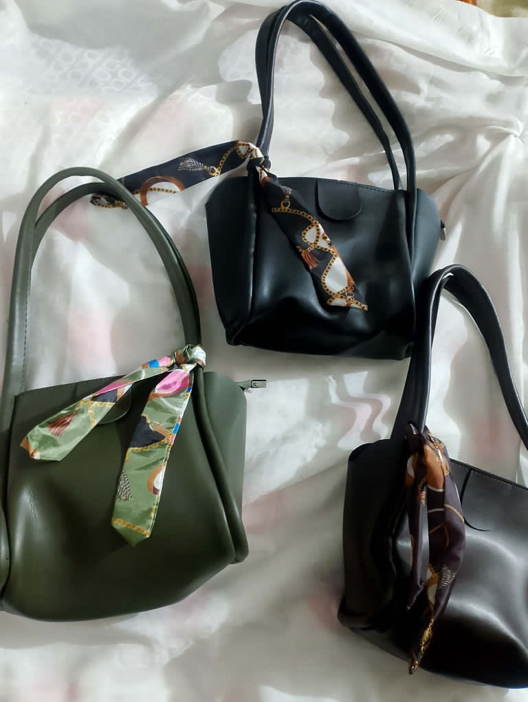 جنط ترند الموسم👜 الحجم وسط                     السعر ✨✨✨✨✨6 الاف فقط✨✨✨✨ يوجد توصيل داخل الحلة فقط 🚚🚚🚚🚚🚚🚚🚚🚚🚚


**إذا كنت صاحب هذا الإعلان وتريد حذفه لأي سبب، رجاءا أرسل رسالة إلى الدعم الفني**