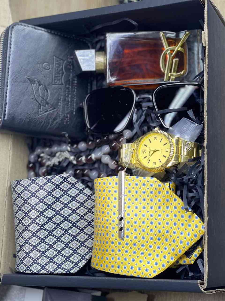 🎁 بكج عيد الحب – هدية الهيبة والأناقة 🎁❤️

البكج يتكون من:
🔹 عطر رجالي فاخر
🔹 ساعة رولكس أنيقة
🔹 نظارات رجالية عصرية
🔹 ربطة عنق إيطالية راقية (بإمكانك اختيار اللون اللي يعجبك)
🔹 محفظة رجالية جلد فاخر
🔹 سبحة رجالية مميزة

هدية تجمع بين الفخامة والحب بتفاصيل تخلي إطلالته كاملة 👑💖

📦 تغليف خاص بعيد الحب
📩 للحجز والاستفسار راسلينا خاص


**إذا كنت صاحب هذا الإعلان وتريد حذفه لأي سبب، رجاءا أرسل رسالة إلى الدعم الفني**