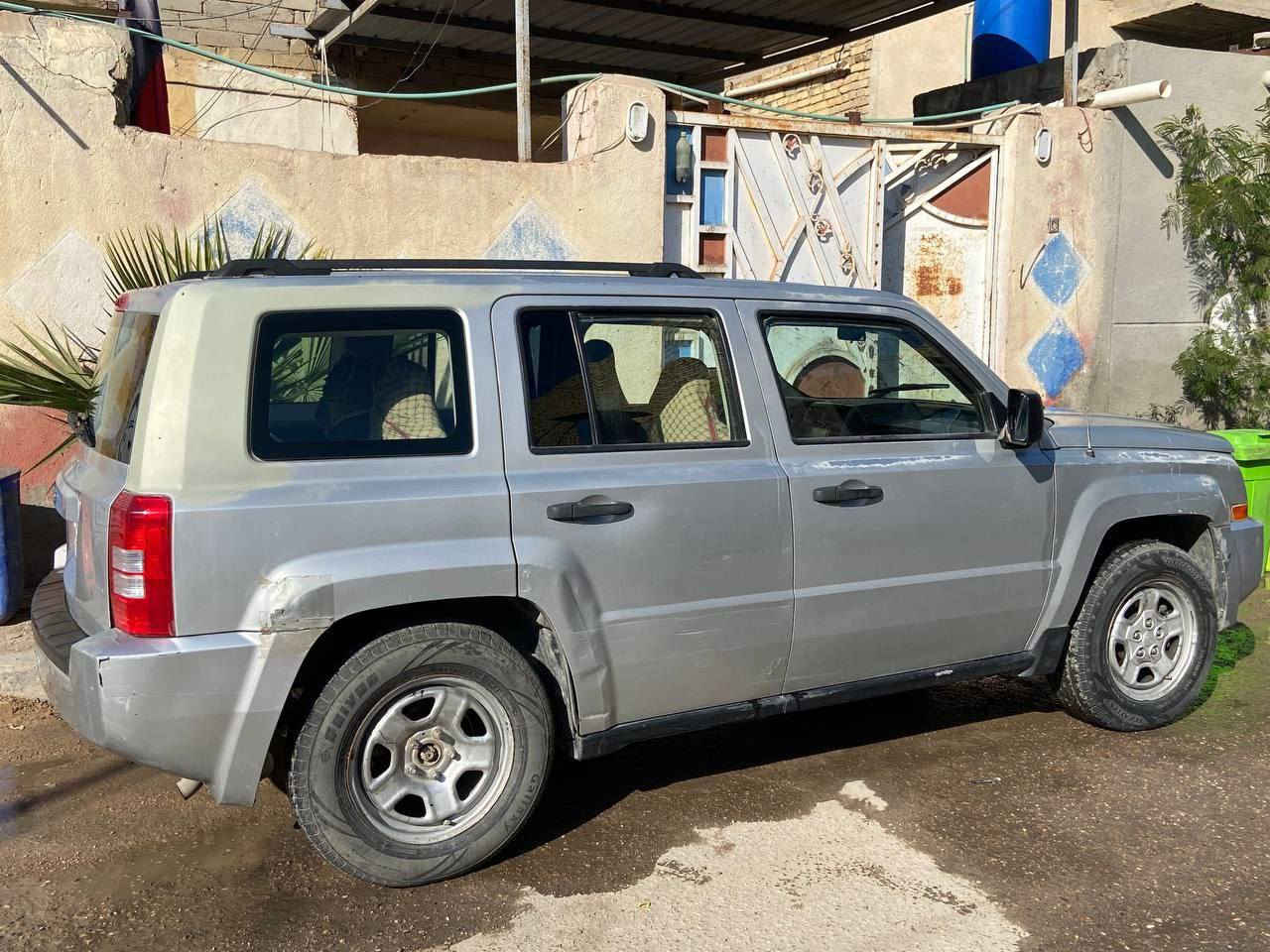 سلام عليكم سياره للبيع جيب باتريوت موديل 2008 سياره بلاديه حداده تايرات سنويه منتهيه بسنه 2025  بس مكينه كايمه السعر 42 وبيها مجال المكان البصره قضاء المدينه الهوير‏‪***********‬‏
