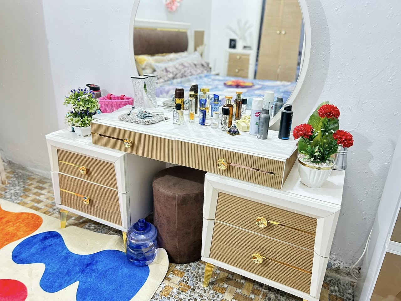 سلام عليكم غرفت نوم تركي جديده بمعنه الكلمه ماصرالها هواي من ماخذيها بس لغرض سفر سعر(( مليون و400))وبيها مجال/‭ 0787 187 5781‬
