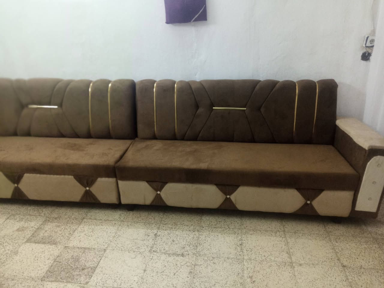 طخم ديوان خشب عراقي ثقيل دوشمة جديده اليوم كمل 
7امتار ونص بالضبط قمة الجمال السعر 250 فول نضافة 
العنوان موصل حي عدن الليسر داخل السوق للتواصل خاص مفتوح


**إذا كنت صاحب هذا الإعلان وتريد حذفه لأي سبب، رجاءا أرسل رسالة إلى الدعم الفني**